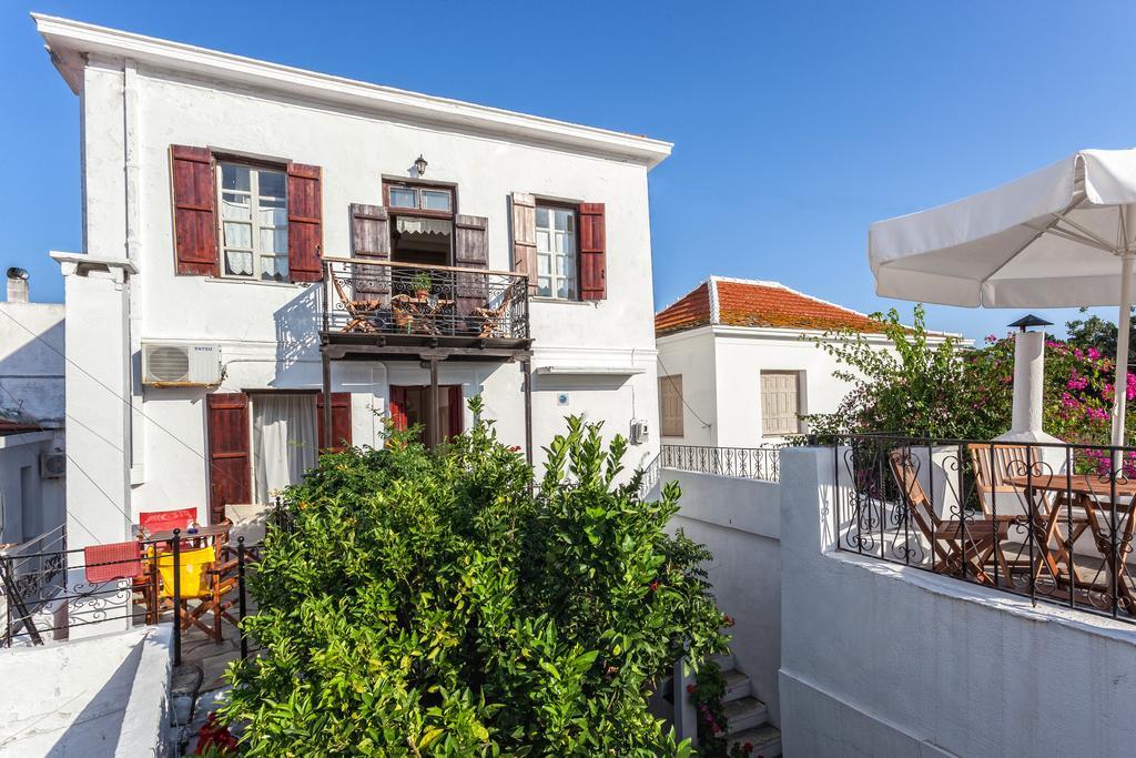 Traditional House سكوبيلوس تاون المظهر الخارجي الصورة